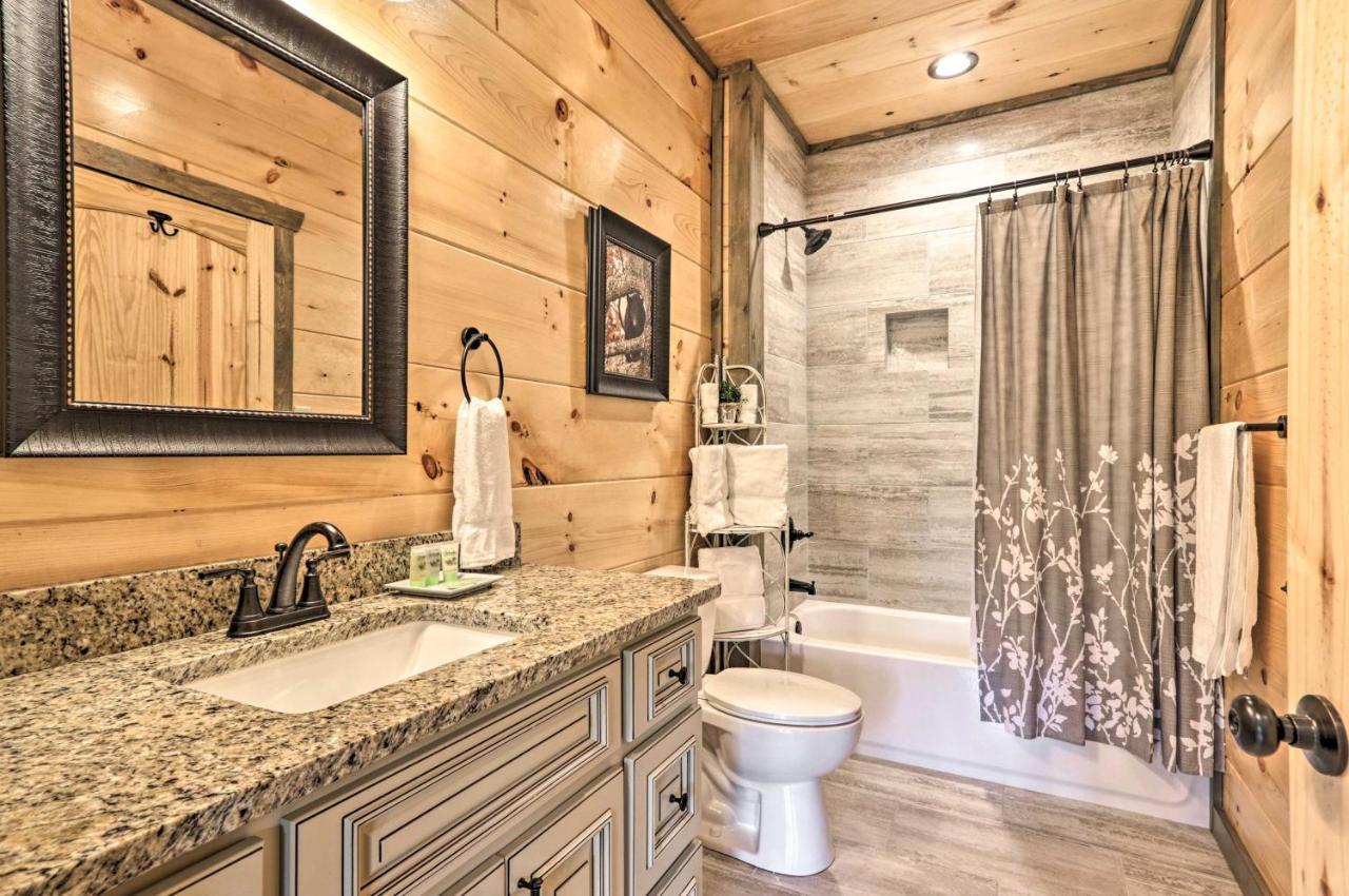 Modern Cabin With Hot Tub And Game Room In Gatlinburg! Exterior foto